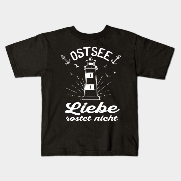 Ostsee Liebe rostet nicht Kids T-Shirt by Foxxy Merch